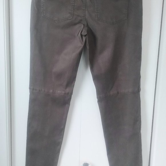Saks 5th Ave. Capri Pants, Olive Size 2 - Picture 3 of 3